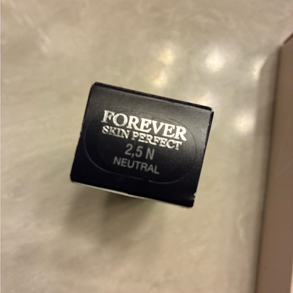 Dior Forever Skin Perfect Multi-Use Foundation Stick - Picture 2 of 6